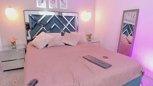 Miakhalifa 7 online show from 02/07/25, 11:34