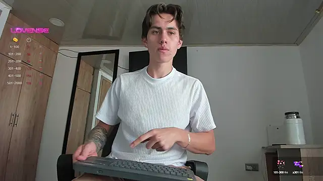 Snapshot of manucute_23_ chatting on 02/19/25, 01:50 manucute 23 online show from 02/19/25, 01:50