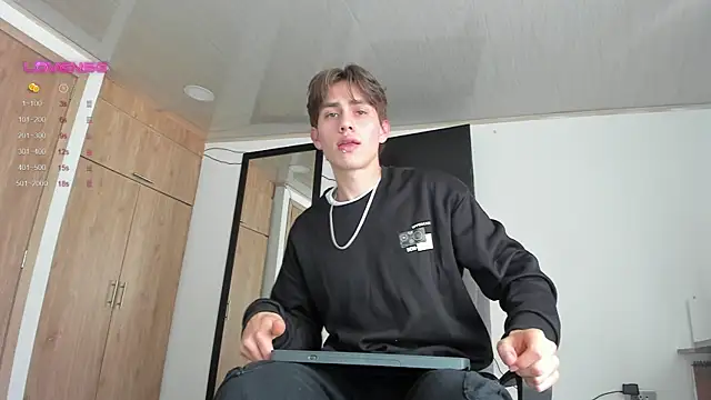 Snapshot of manucute_23_ chatting on 02/28/25, 05:48 manucute 23 online show from 02/28/25, 05:48