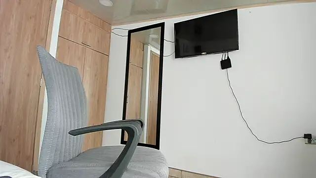 Snapshot of manucute_23_ chatting on 03/13/25, 05:50 manucute 23 online show from 03/13/25, 05:50