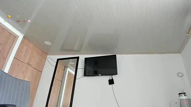 Snapshot of manucute_23_ chatting on 03/18/25, 02:37 manucute 23 online show from 03/18/25, 02:37