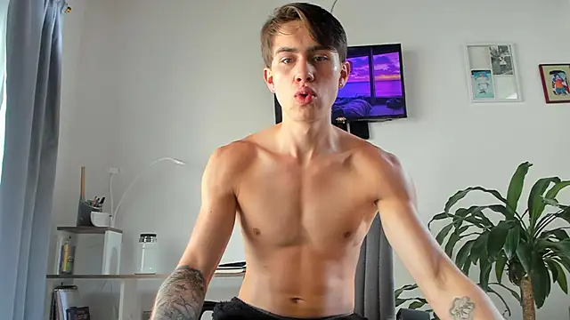 Snapshot of manucute_23_ chatting on 09/14/25, 01:54 manucute 23 online show from 09/14/25, 01:54