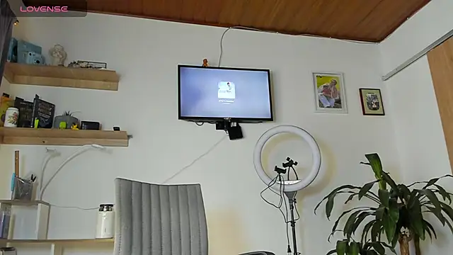 Snapshot of manucute_23_ chatting on 11/02/25, 02:30 manucute 23 online show from 11/02/25, 02:30