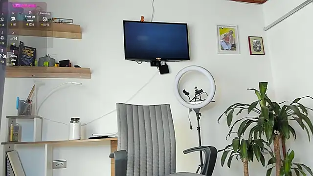 Snapshot of manucute_23_ chatting on 11/09/25, 04:05 manucute 23 online show from 11/09/25, 04:05