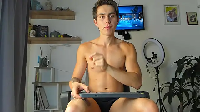 Snapshot of manucute_23_ chatting on 11/26/25, 03:24 manucute 23 online show from 11/26/25, 03:24