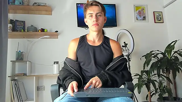 Snapshot of manucute_23_ chatting on 11/29/25, 05:49 manucute 23 online show from 11/29/25, 05:49