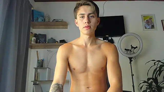 Snapshot of manucute_23_ chatting on 12/05/25, 02:58 manucute 23 online show from 12/05/25, 02:58