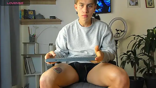 Snapshot of manucute_23_ chatting on 12/16/25, 03:06 manucute 23 online show from 12/16/25, 03:06