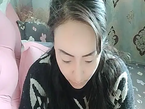 Snapshot of Xylona666 chatting on 02/06/25, 09:32 Xylona666 online show from 02/06/25, 09:32