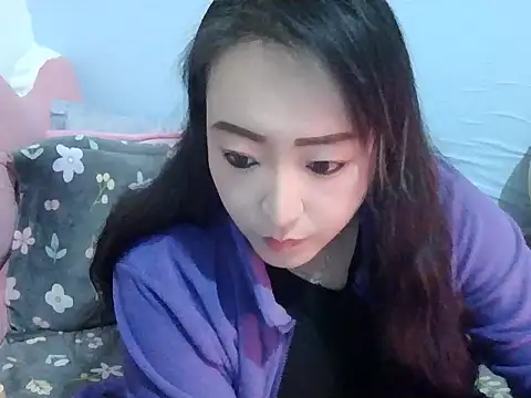 Snapshot of Xylona666 chatting on 12/02/25, 04:57 Xylona666 online show from 12/02/25, 04:57