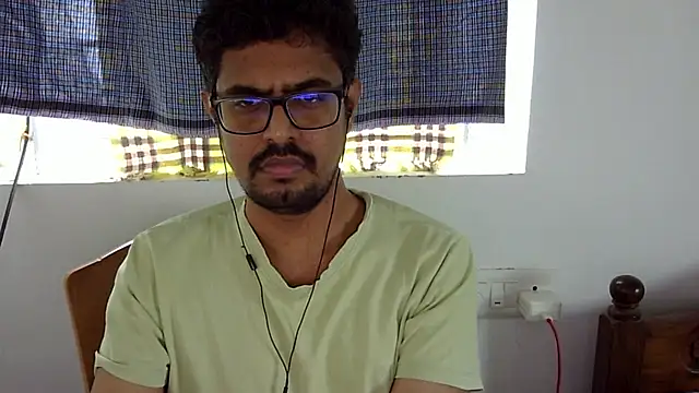 Snapshot of The_SHY_uncut chatting on 11/24/25, 04:45 The SHY uncut online show from 11/24/25, 04:45