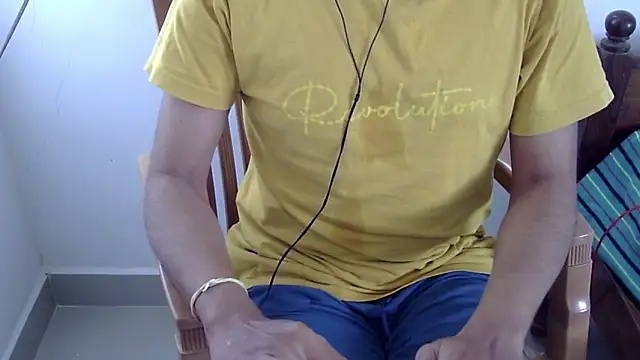 Snapshot of The_SHY_uncut chatting on 01/17/26, 09:36 The SHY uncut online show from 01/17/26, 09:36