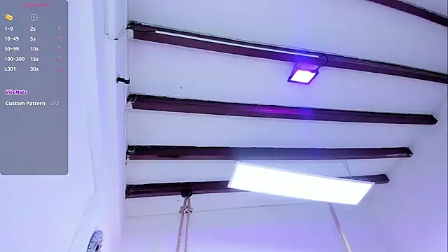 Oriana Guzman online show from 01/03/25, 12:08