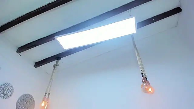 Oriana Guzman online show from 02/20/25, 12:57