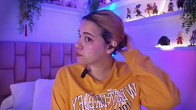 albaismynameX online show from 12/19/25, 12:12