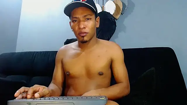 Grandeygruesa1 online show from 12/18/24, 08:53