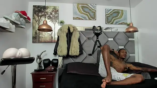 Snapshot of KING_FIT chatting on 01/28/25, 08:15 KING FIT online show from 01/28/25, 08:15