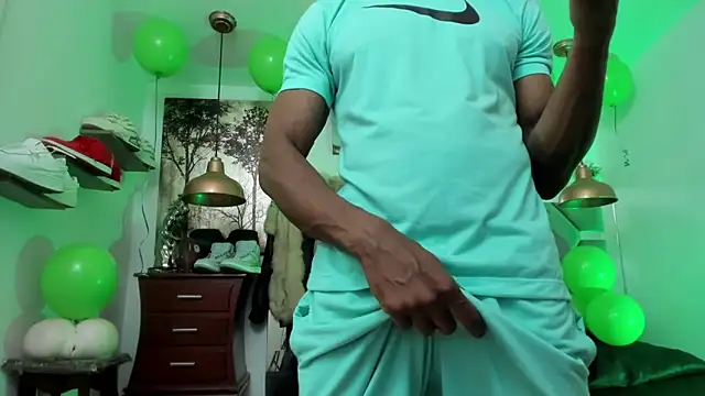 Snapshot of KING_FIT chatting on 03/17/25, 09:13 KING FIT online show from 03/17/25, 09:13