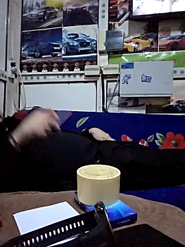 Snapshot of Baron0000 chatting on 12/15/25, 07:29 Baron0000 online show from 12/15/25, 07:29