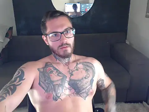 Snapshot of clark_r chatting on 09/24/25, 06:55 clark r online show from 09/24/25, 06:55