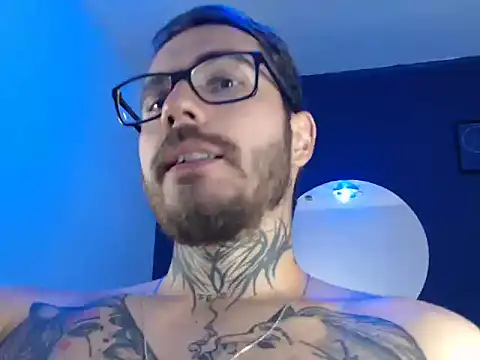 Snapshot of clark_r chatting on 10/02/25, 12:17 clark r online show from 10/02/25, 12:17