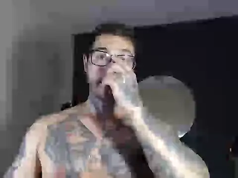 Snapshot of clark_r chatting on 12/15/25, 11:53 clark r online show from 12/15/25, 11:53