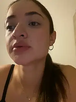 Snapshot of Alicia_ALICIA chatting on 04/13/26, 05:29 Alicia ALICIA online show from 04/13/26, 05:29