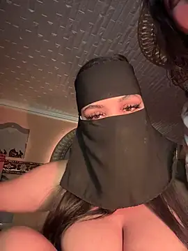 Snapshot of ORLA86 chatting on 09/24/25, 09:29 ORLA86 online show from 09/24/25, 09:29