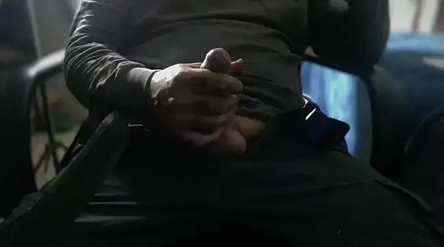 Snapshot of AlanDickson chatting on 03/14/25, 01:24 AlanDickson online show from 03/14/25, 01:24