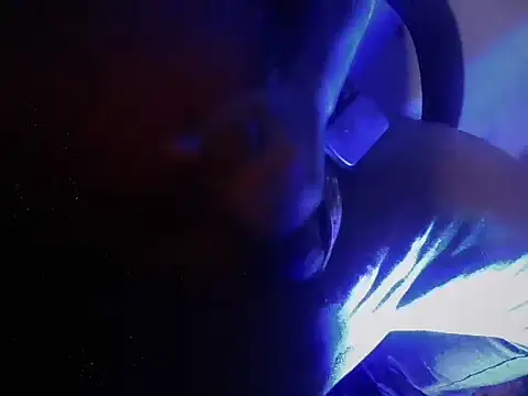 Snapshot of AlanDickson chatting on 10/03/25, 02:30 AlanDickson online show from 10/03/25, 02:30