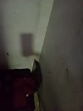 Snapshot of AlanDickson chatting on 10/22/25, 12:22 AlanDickson online show from 10/22/25, 12:22