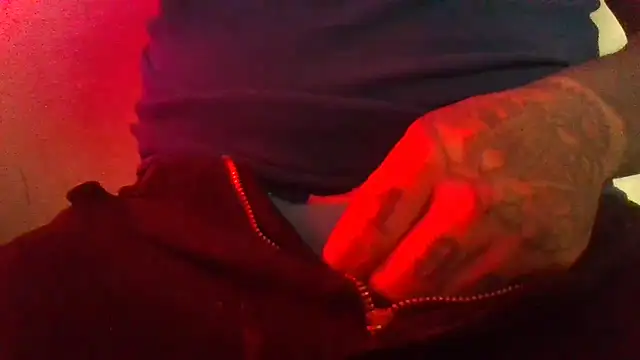 Snapshot of AlanDickson chatting on 12/19/25, 05:58 AlanDickson online show from 12/19/25, 05:58