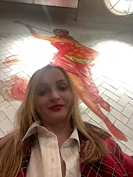 Snapshot of LadyTatiana_Madam chatting on 12/07/24, 06:04 LadyTatiana Madam online show from 12/07/24, 06:04