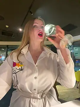 Snapshot of LadyTatiana_Madam chatting on 02/15/25, 08:22 LadyTatiana Madam online show from 02/15/25, 08:22