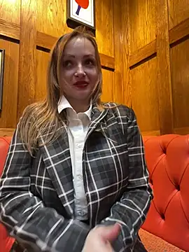 Snapshot of LadyTatiana_Madam chatting on 02/19/25, 03:49 LadyTatiana Madam online show from 02/19/25, 03:49