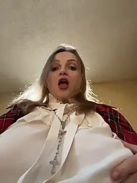 Snapshot of LadyTatiana_Madam chatting on 01/16/26, 02:10 LadyTatiana Madam online show from 01/16/26, 02:10