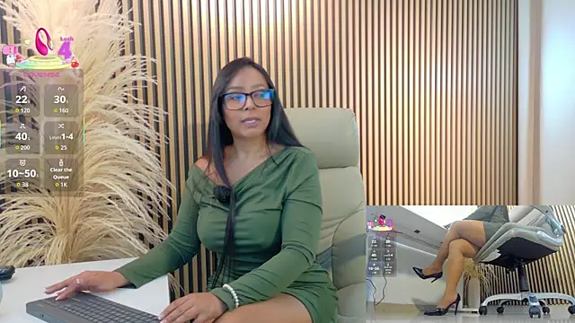 lulu 072 online show from 11/25/25, 12:10