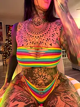 Snapshot of caseykey chatting on 11/26/25, 02:51 caseykey online show from 11/26/25, 02:51