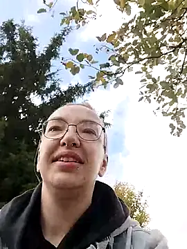 Snapshot of Isabella_Geney chatting on 10/11/25, 12:36 Isabella Geney online show from 10/11/25, 12:36