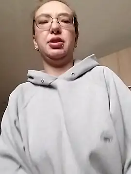 Snapshot of Isabella_Geney chatting on 12/17/25, 02:34 Isabella Geney online show from 12/17/25, 02:34