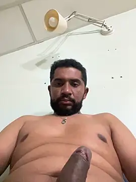 Snapshot of MiddlingAffluent chatting on 02/20/26, 01:35 MiddlingAffluent online show from 02/20/26, 01:35