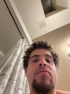 Snapshot of bigitaliandic chatting on 12/03/24, 12:35 bigitaliandic online show from 12/03/24, 12:35