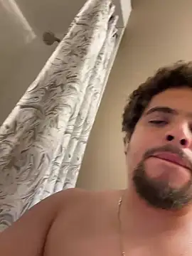 Snapshot of bigitaliandic chatting on 12/19/24, 11:07 bigitaliandic online show from 12/19/24, 11:07