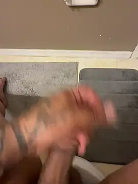 Snapshot of bigitaliandic chatting on 03/17/25, 11:21 bigitaliandic online show from 03/17/25, 11:21