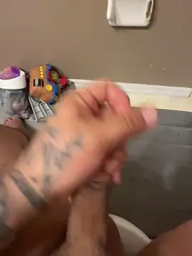 Snapshot of bigitaliandic chatting on 10/15/25, 08:14 bigitaliandic online show from 10/15/25, 08:14