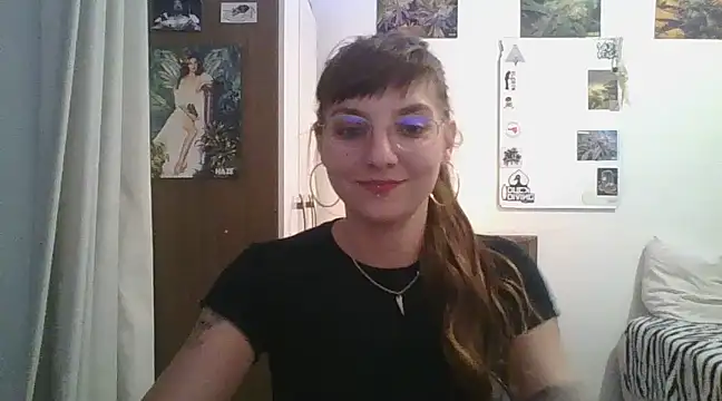 Snapshot of SweetyBabyDemon chatting on 12/11/24, 11:54 SweetyBabyDemon online show from 12/11/24, 11:54