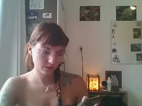Snapshot of SweetyBabyDemon chatting on 12/19/24, 08:13 SweetyBabyDemon online show from 12/19/24, 08:13
