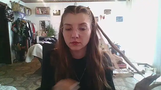 Snapshot of SweetyBabyDemon chatting on 10/28/25, 01:25 SweetyBabyDemon online show from 10/28/25, 01:25