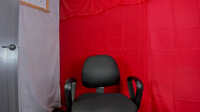 Snapshot of Master_Rimay chatting on 12/19/24, 01:07 Master Rimay online show from 12/19/24, 01:07