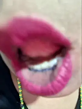 Snapshot of gatadeojosclaros chatting on 03/16/25, 04:52 gatadeojosclaros online show from 03/16/25, 04:52